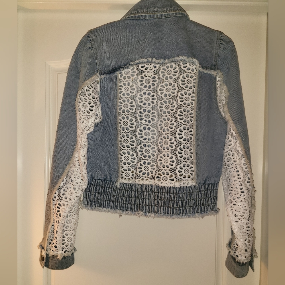 NEW Veveret Light Blue Jean Jacket with Eyelet Lace Size Small - Picture 7 of 17